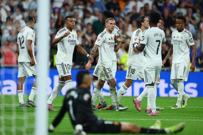 Real Madrid Comeback Dramatis, Arda Guler & Vinicius Antar Los Blancos Curi Poin!