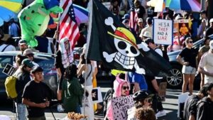 penampakan-massa-demo-no-kings-di-los-angeles-california-pada-18-oktober-2025-1760844002920_169